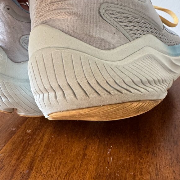 Altra Via Olympus - Picture 9 of 16